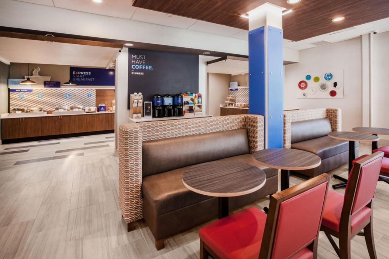 Holiday Inn Express & Suites - Aurora By Ihg Zewnętrze zdjęcie