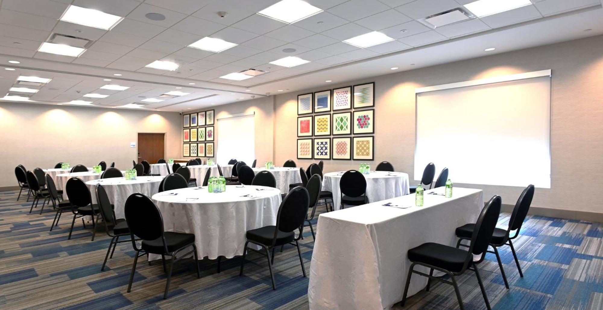 Holiday Inn Express & Suites - Aurora By Ihg Zewnętrze zdjęcie