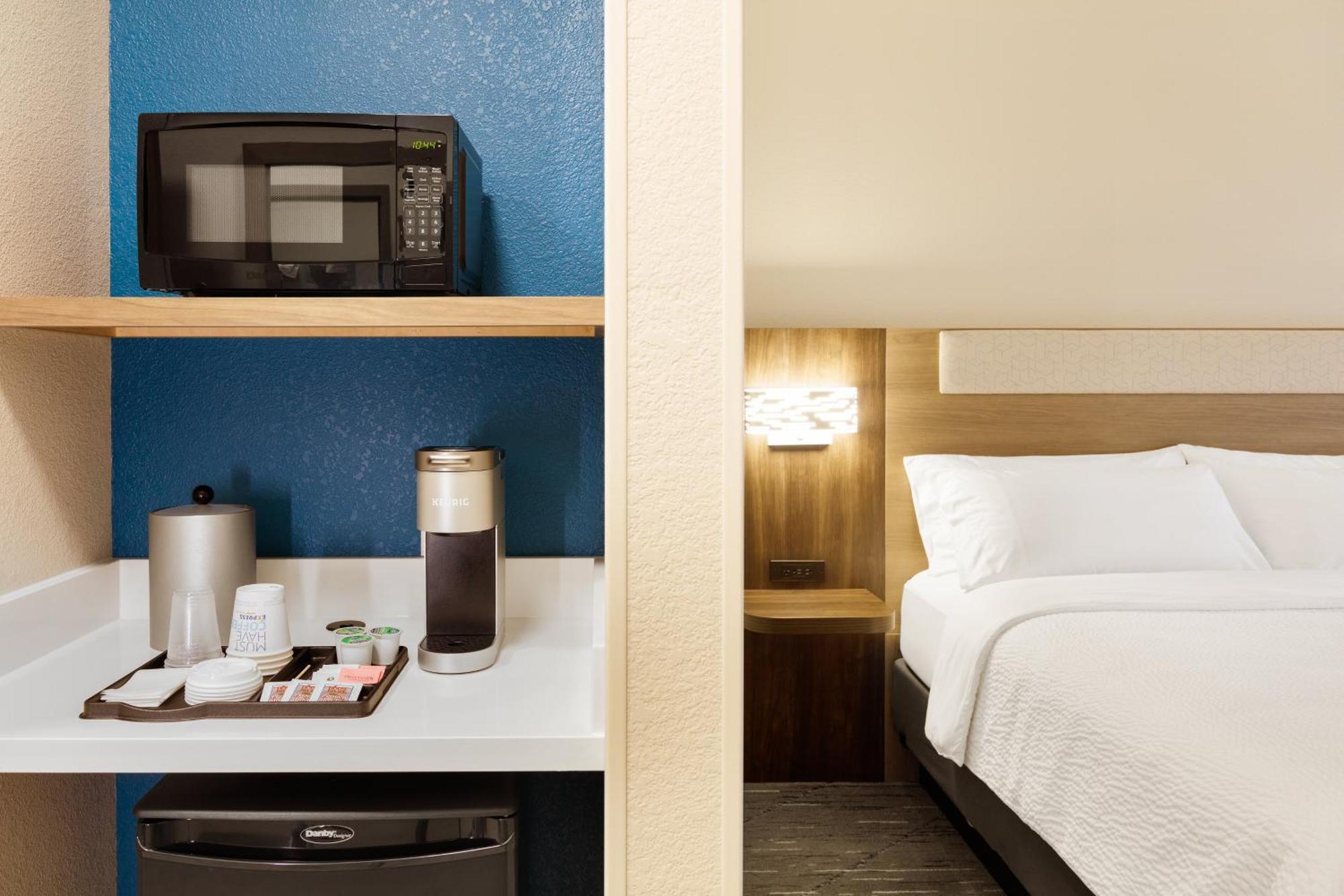 Holiday Inn Express & Suites - Aurora By Ihg Zewnętrze zdjęcie