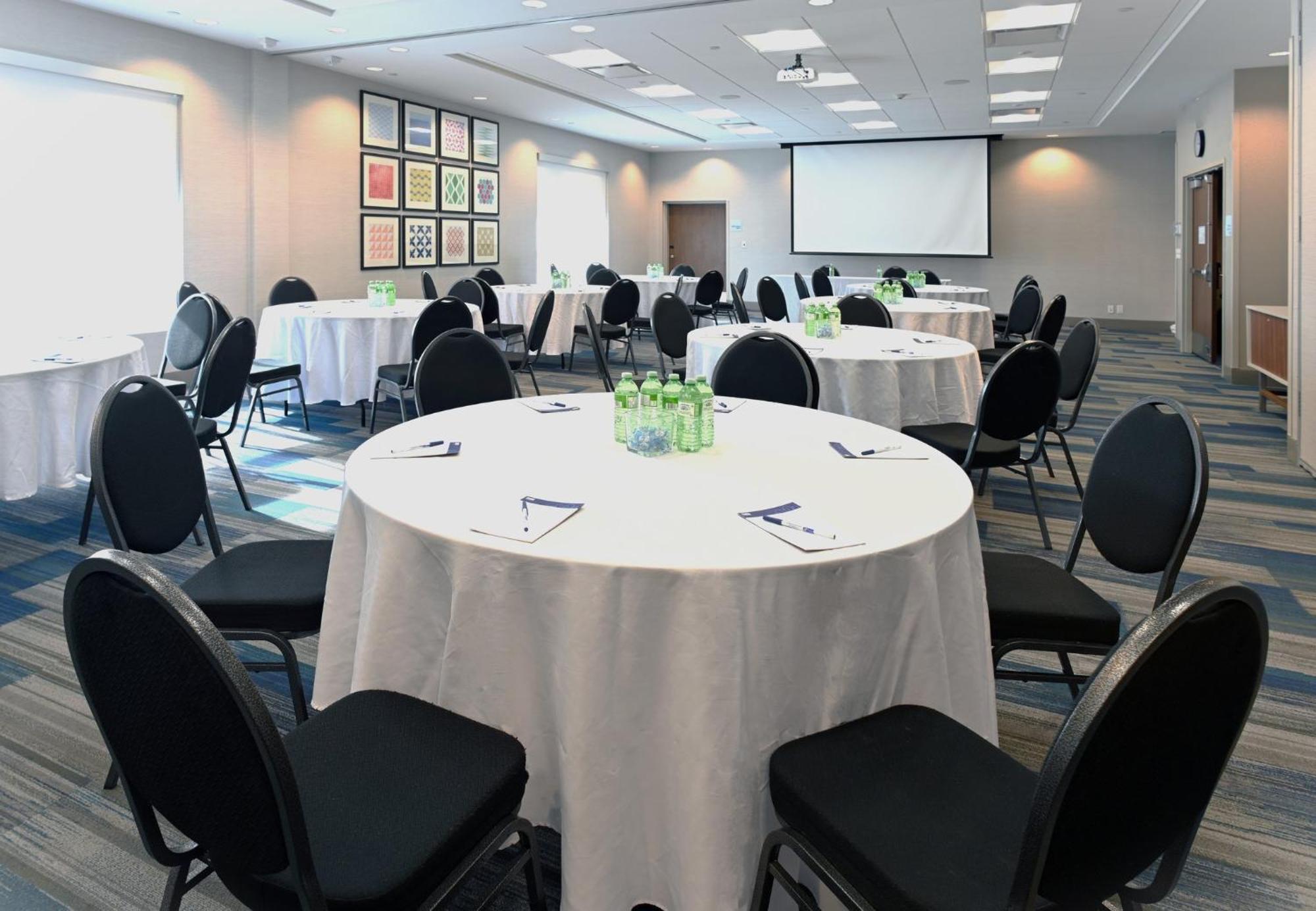 Holiday Inn Express & Suites - Aurora By Ihg Zewnętrze zdjęcie