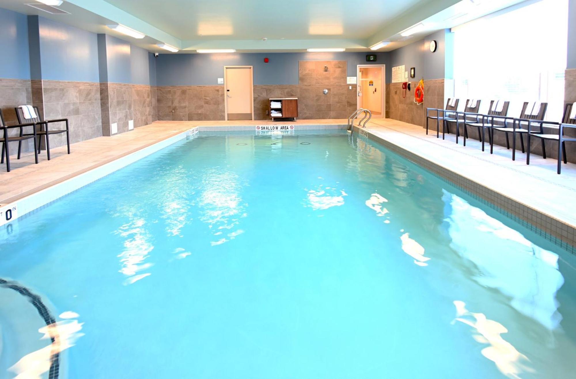 Holiday Inn Express & Suites - Aurora By Ihg Zewnętrze zdjęcie